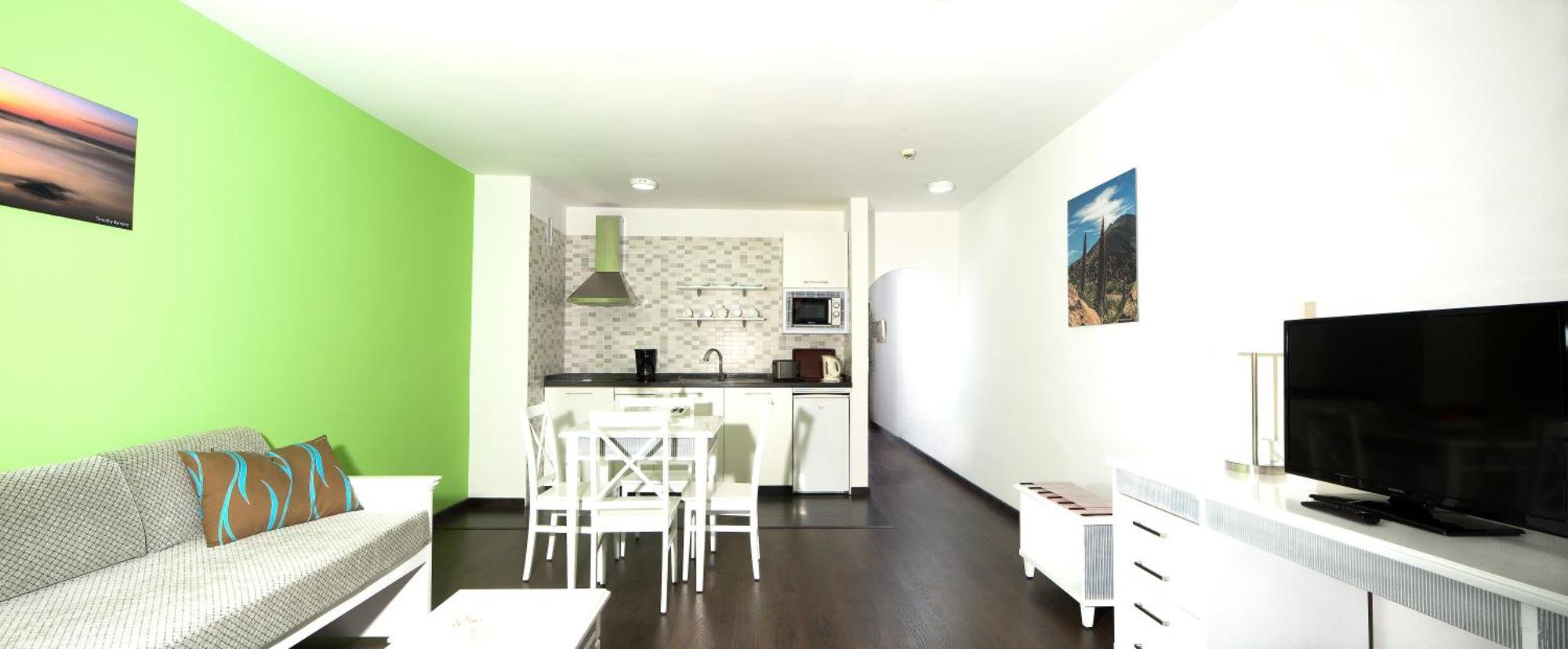 Superior One-Bedroom Apartment with Pool View (2 Adults)