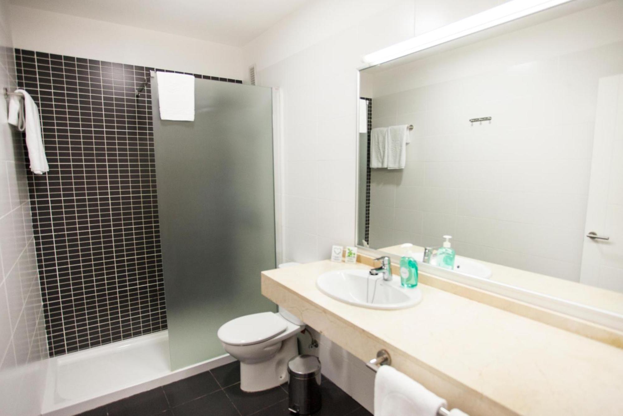 Superior One-Bedroom Apartment with Pool View (2 Adults),1612956100:JPEG
