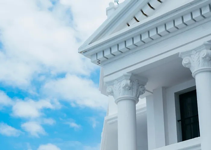 Hotel with pool: Ona Hollywood Mirage